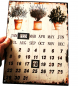 Preview: Kalender LAVENDEL LANDHAUS Jahreskalender Shabby Blechschild magnetisch 33x25 cm