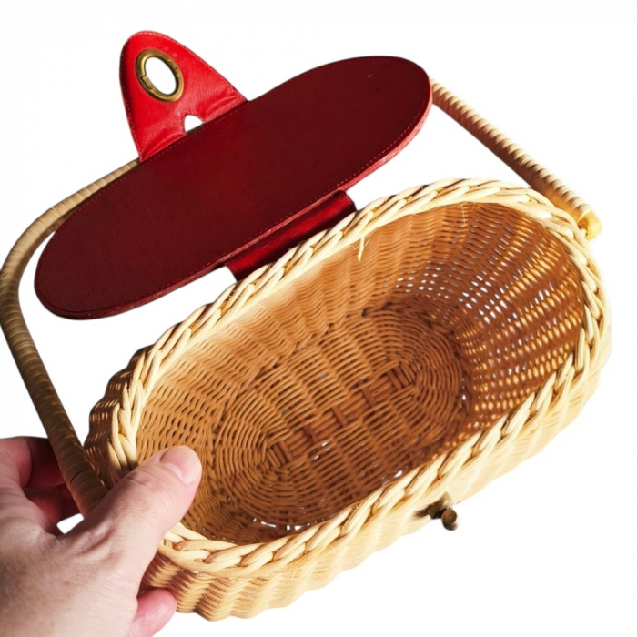 70er Jahre Vintage Korbtasche Basket Bag mit rotem Deckel & Drehverschluss