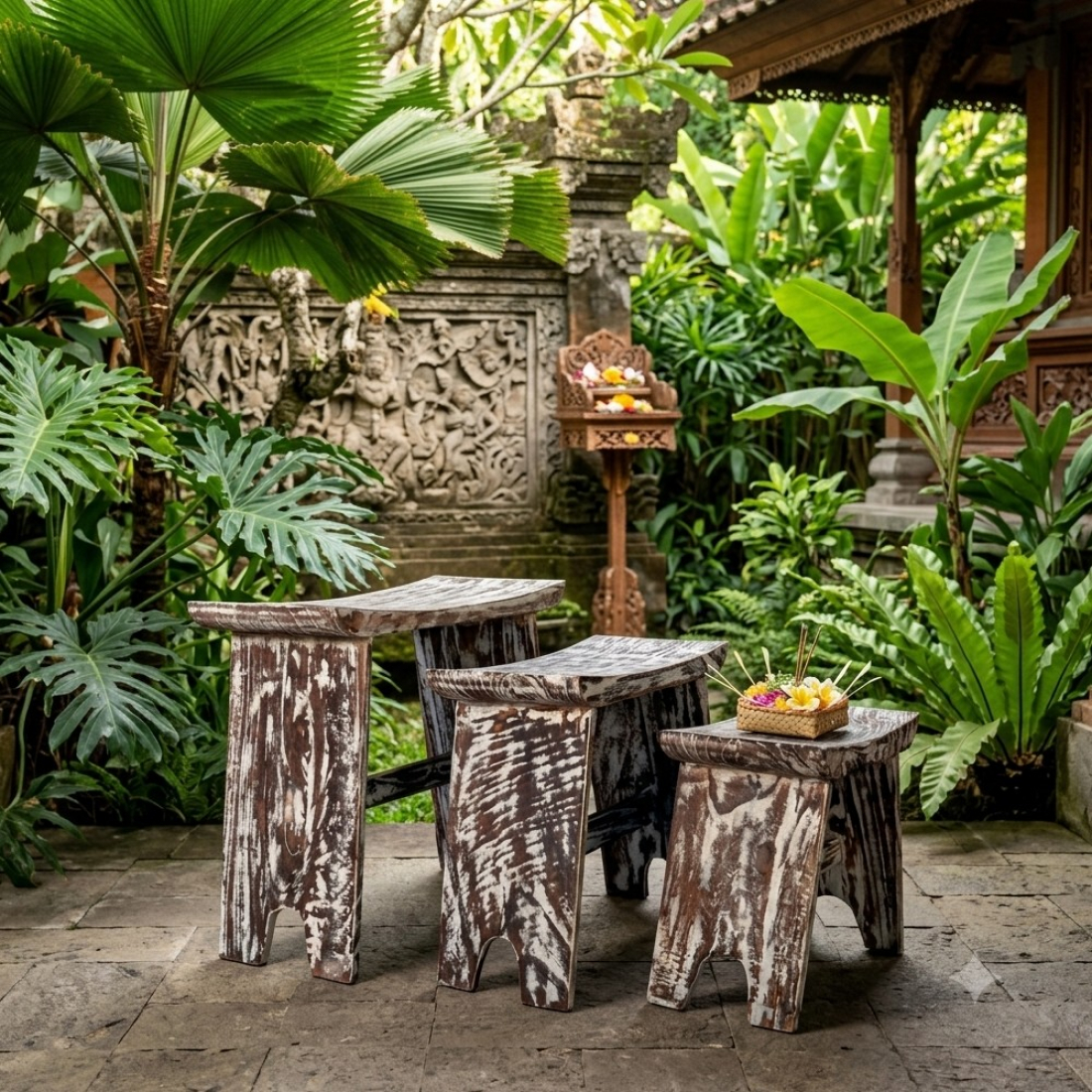 3er Set Holz-Beistelltische Bali Handgefertigte Pflanzhocker & Sitzhocker aus Zedrachholz (Whitewash)