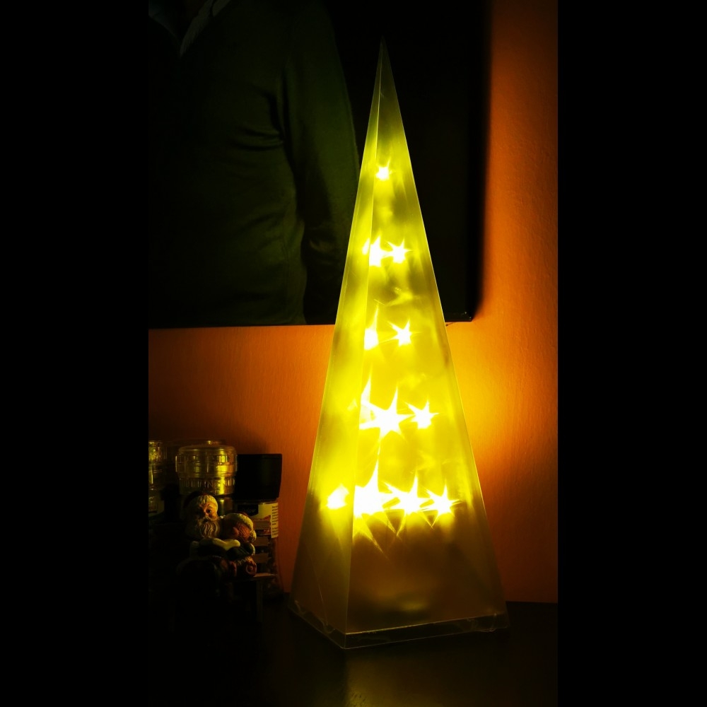 PYRAMIDE mit 12 LEDs Holografie STERNE Beleuchtung Weihnachten Deko 45 cm